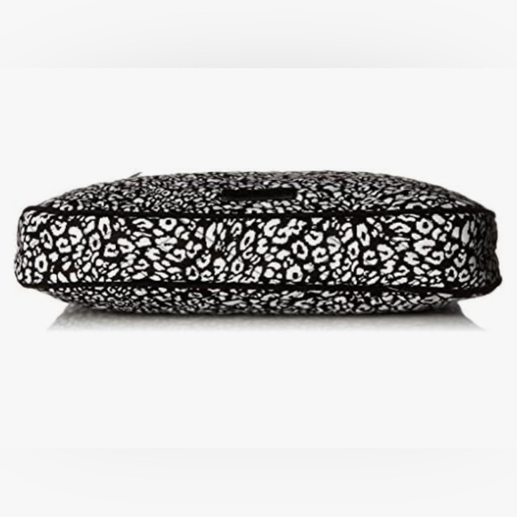 Vera Bradley Retired Camocat Print Hipster Crossbody / Shoulder Handbag - Picture 3 of 16